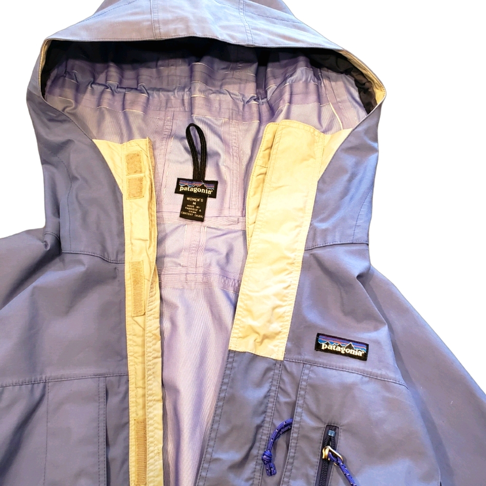 Patagonia Blue and Cream Ski Jacket